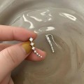 闪钻气质弧形耳钉